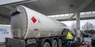 Τουρκία: Ρωσικό ντίζελ από τη συμφωνία Τραμπ-Πούτιν και νέα πλωτή πλατφόρμα φυσικού αερίου στη Μαύρη Θάλασσα