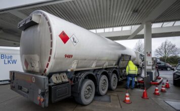 Τουρκία: Ρωσικό ντίζελ από τη συμφωνία Τραμπ-Πούτιν και νέα πλωτή πλατφόρμα φυσικού αερίου στη Μαύρη Θάλασσα