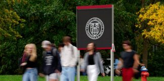 Κορνέλ: Απειλές κατά της καταγγέλλουσας για να αποσύρει την αγωγή – «Δεν φοβάμαι αυτούς τους ανθρώπους», λέει ο δικηγόρος της