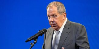 Στην Τεχεράνη ο Λαβρόφ — Στο επίκεντρο η κρίση με τις ΗΠΑ και τα Στενά του Ορμούζ