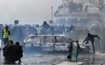 Γαλλία: Σε συναγερμό οι αρχές υπό τον φόβο νέων ταραχών — Απαγορεύσεις κυκλοφορίας, στρατός και μαζική ανάπτυξη αστυνομικών