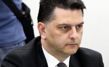 Μπεκίρης: Η σιωπή του Μεγάρου Μαξίμου και τα ερωτήματα που «καίνε» μετά την αποχώρηση
