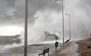 Κακοκαιρία: «Κόκκινος συναγερμός» σε εννέα περιοχές – Σε επιφυλακή η Αττική πριν από την 28η Οκτωβρίου